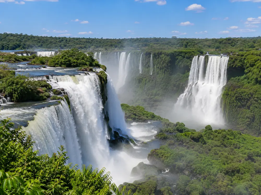 Cataratas del Iguazú vistas desde el Parque Nacional